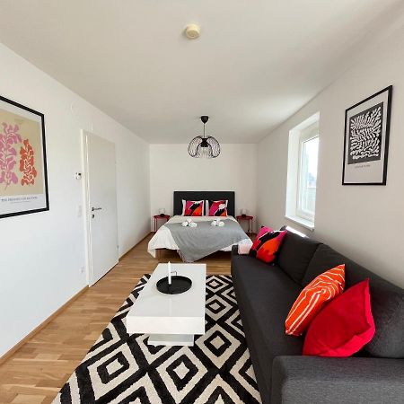 Penthouse Near Central Station With Free Parking Wien Eksteriør billede