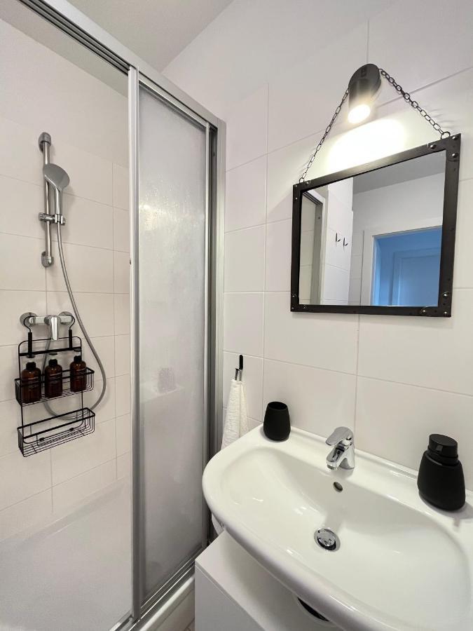 Penthouse Near Central Station With Free Parking Wien Eksteriør billede