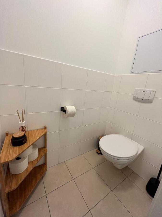Penthouse Near Central Station With Free Parking Wien Eksteriør billede