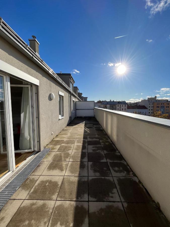 Penthouse Near Central Station With Free Parking Wien Eksteriør billede