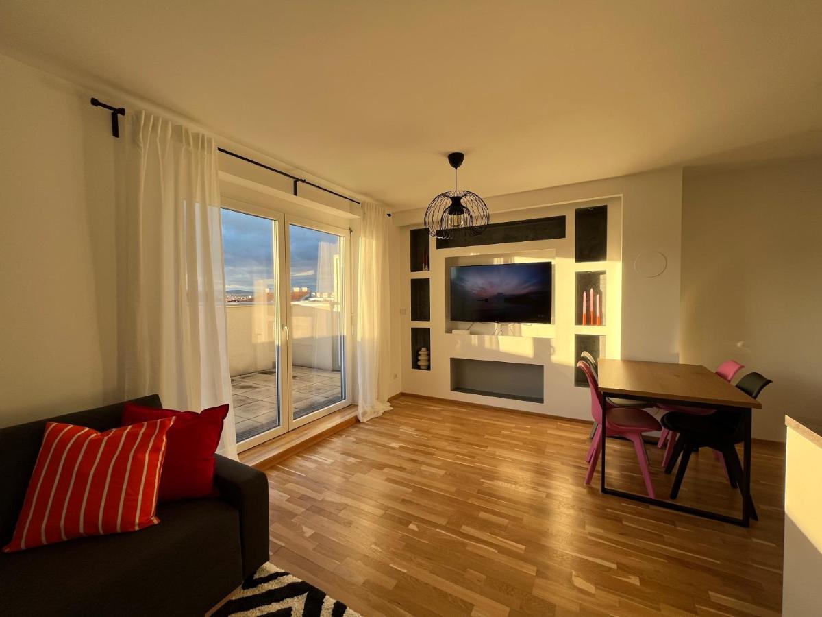Penthouse Near Central Station With Free Parking Wien Eksteriør billede
